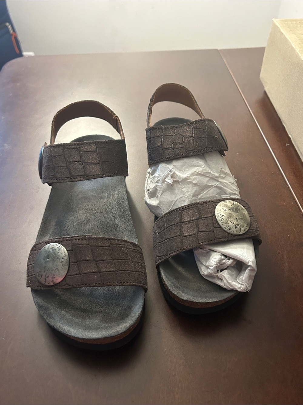 Taos Footwear Beige/Natural Flats & Loafers Box - Picture 9 of 13